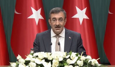 Cumhurbaşkanı Yardımcısı Yılmaz: Enflasyonu aşamalı olarak indiriyoruz