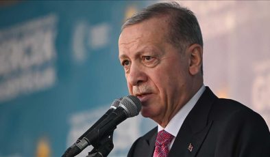 Erdoğan: Emekliye zam kapısını kapattı, sabır istedi