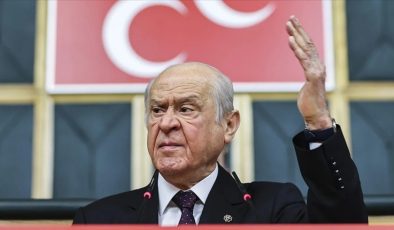 Erdoğan geleceğe havale etti, Bahçeli emekliye iyileşme vaadetti