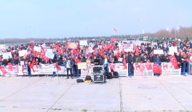 Emekli astsubaylar, İstanbul’da miting düzenledi: Taleplerimizi haklı bulup çözümsüz bıraktılar