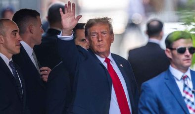 ABD’de bir ilk: Eski başkan Trump, ceza davasında hakim karşısında