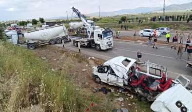 Antep’te beton mikseri minibüse çarptı: ‘Yolda gözüm karardı’