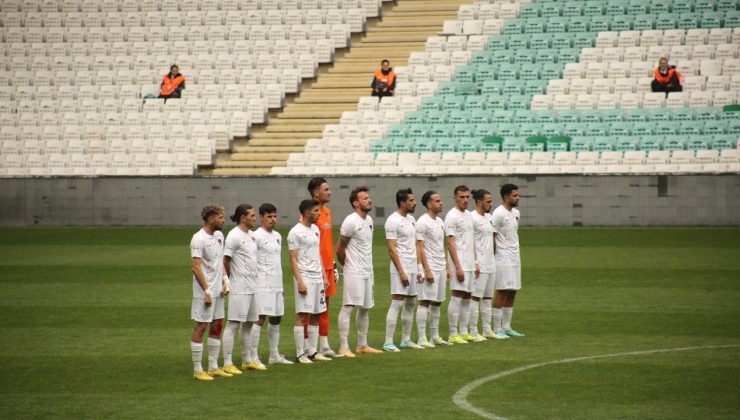 TFF 2. Lig’de ortalık karıştı: Serik U-19’la maça çıktı, Vanspor sahadan çekildi