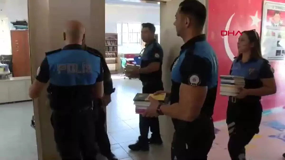 Adana Polisi’nden Öğrencilere Kitap Bağışı