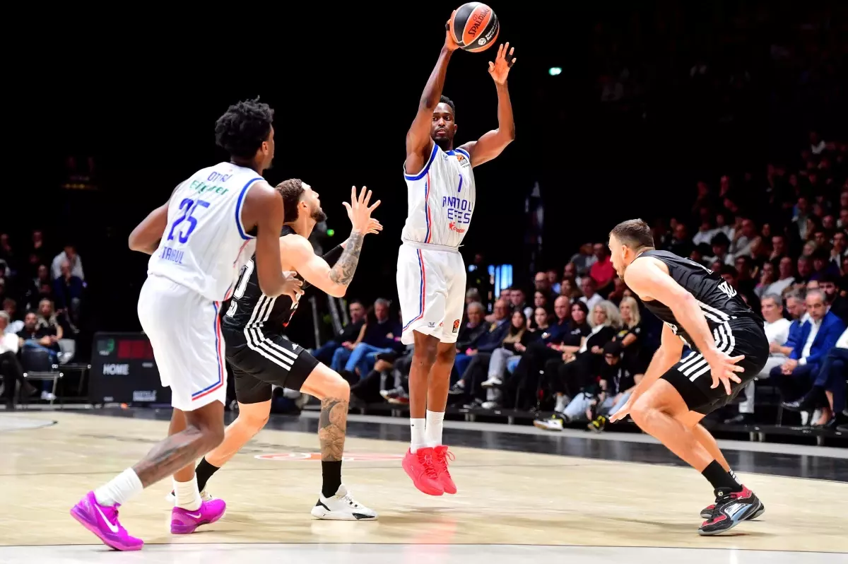 Anadolu Efes EuroLeague’de İtalya’da Kazandı